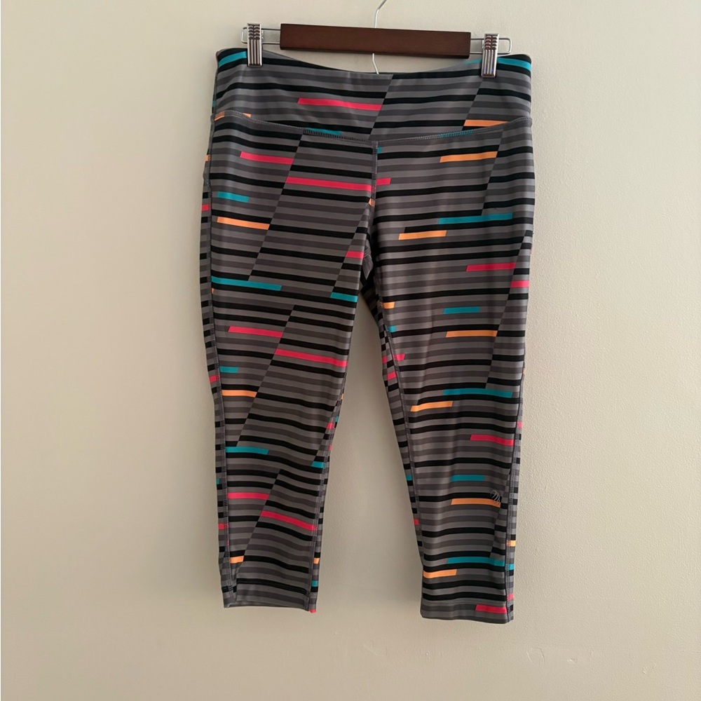 MPG Women's Large Capris Leggings Stripes grey black workout running gym yoga